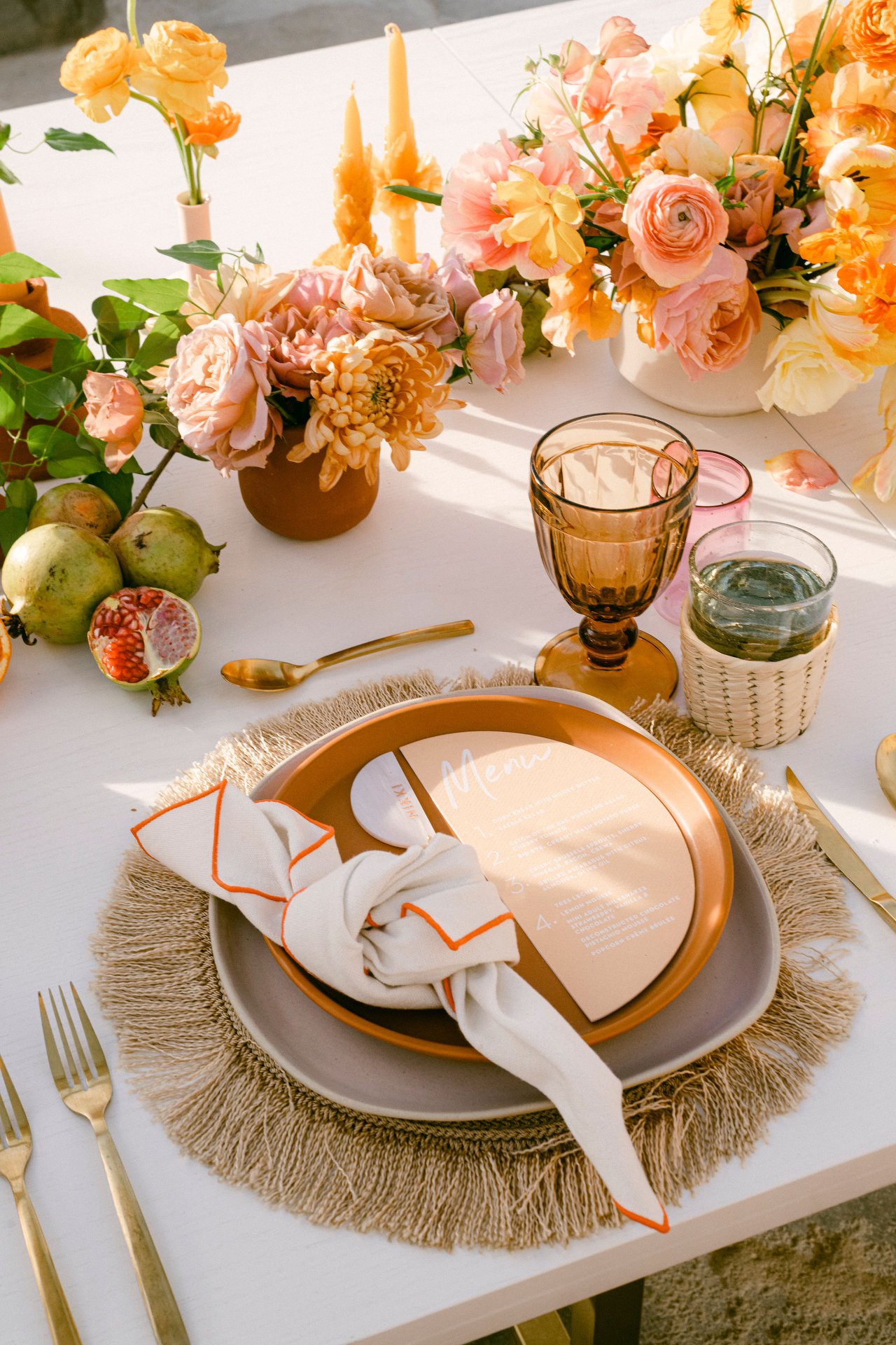 Detalle de montaje con flores